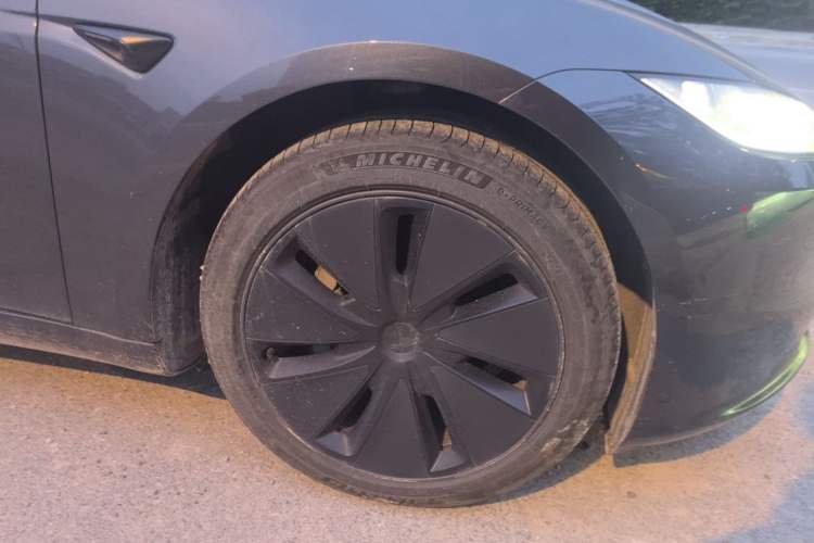 Used Tesla Model 3 2023 Rear-Wheel-Drive Version Right Front Wheel Hub