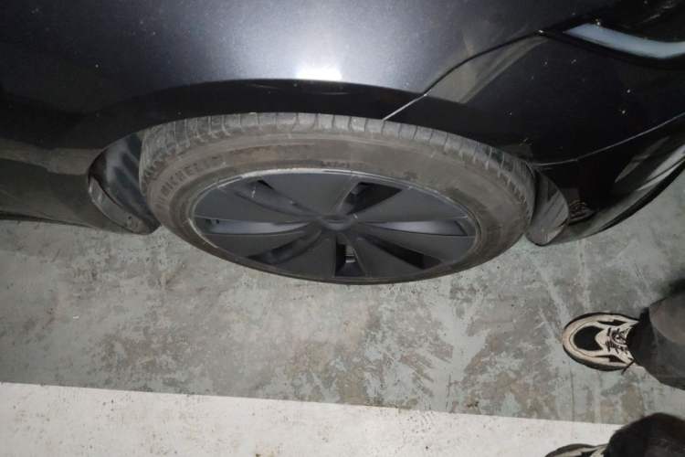 Used Tesla Model 3 2023 Rear-Wheel-Drive Version Right Front Wheel Hub