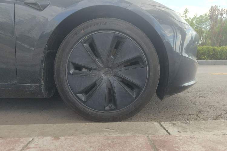 Used Tesla Model 3 2023 Rear-Wheel-Drive Version Right Front Wheel Hub