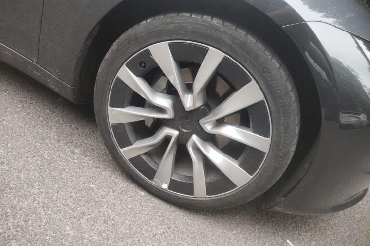 Used Tesla Model 3 2023 Rear-Wheel-Drive Version Right Front Wheel Hub