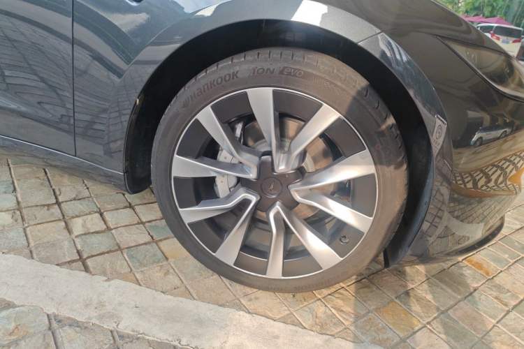 Used Tesla Model 3 2023 Rear-Wheel-Drive Version Right Front Wheel Hub