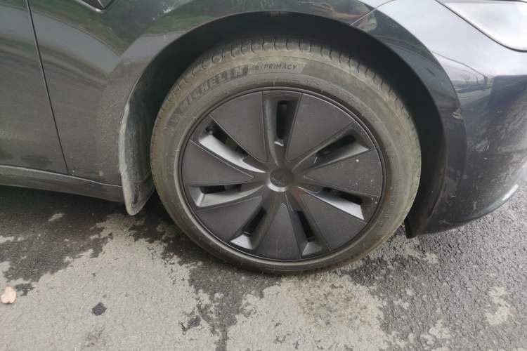 Used Tesla Model 3 2023 Rear-Wheel-Drive Version Right Front Wheel Hub