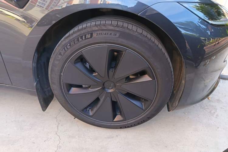 Used Tesla Model 3 2023 Rear-Wheel-Drive Version Right Front Wheel Hub