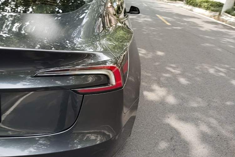 Used Tesla Model 3 2023 Long-Range All-Wheel-Drive Version Right Rear Taillight