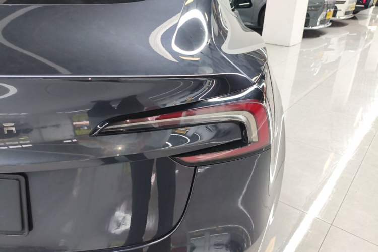 Used Tesla Model 3 2023 Long-Range All-Wheel-Drive Version Right Rear Taillight