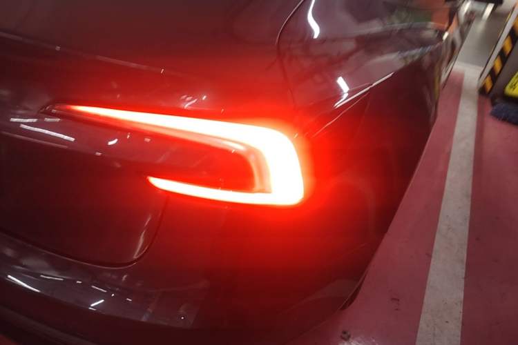 Used Tesla Model 3 2023 Rear-Wheel-Drive Version Right Rear Taillight