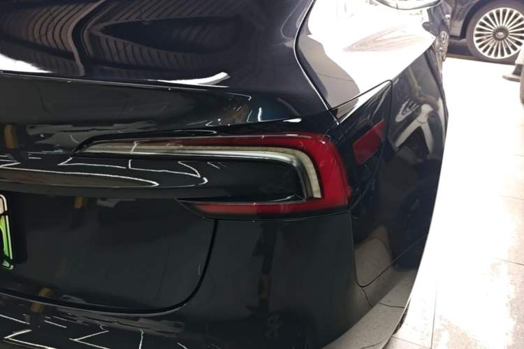 Used Tesla Model 3 2023 Long-Range All-Wheel-Drive Version Right Rear Taillight