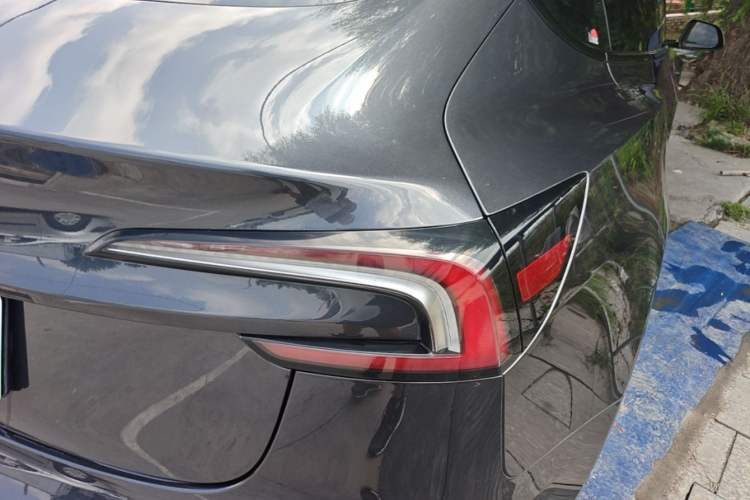 Used Tesla Model 3 2023 Rear-Wheel-Drive Version Right Rear Taillight