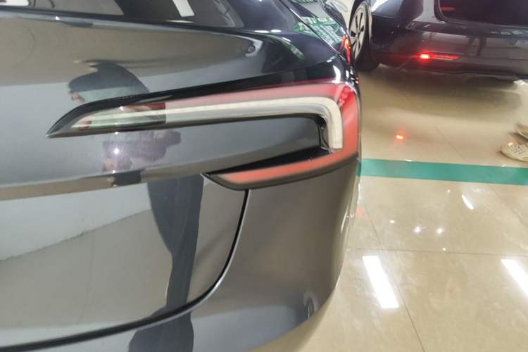 Used Tesla Model 3 2023 Rear-Wheel-Drive Version Right Rear Taillight