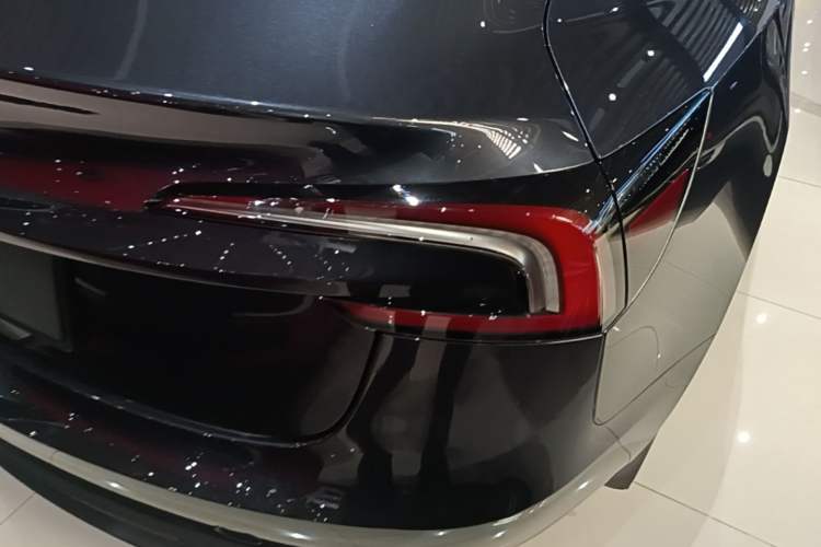 Used Tesla Model 3 2023 Rear-Wheel-Drive Version Right Rear Taillight