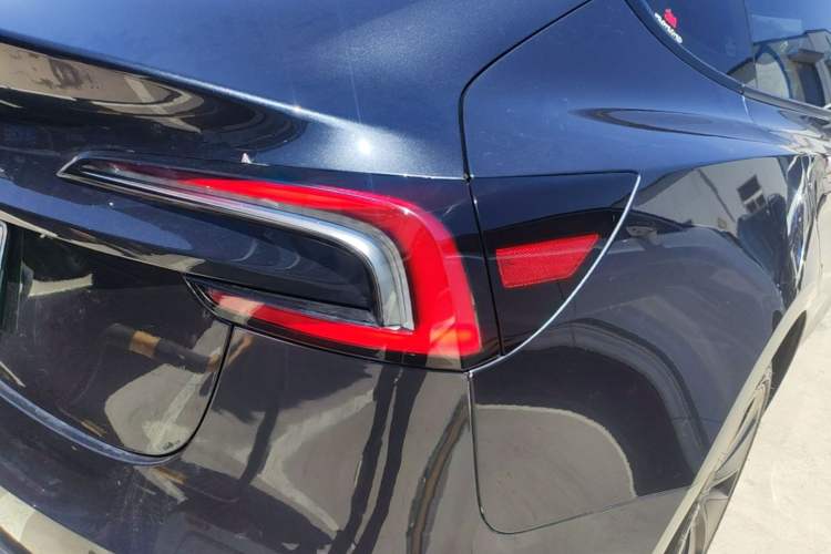 Used Tesla Model 3 2023 Rear-Wheel-Drive Version Right Rear Taillight