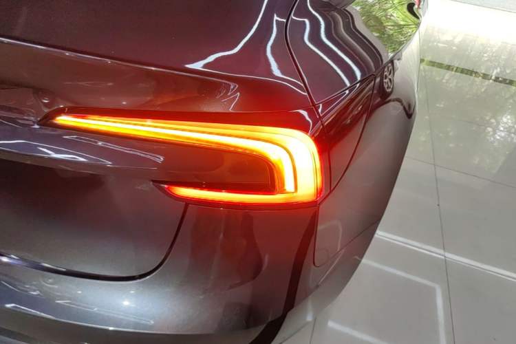 Used Tesla Model 3 2023 Rear-Wheel-Drive Version Right Rear Taillight