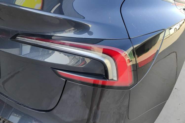 Used Tesla Model 3 2023 Rear-Wheel-Drive Version Right Rear Taillight