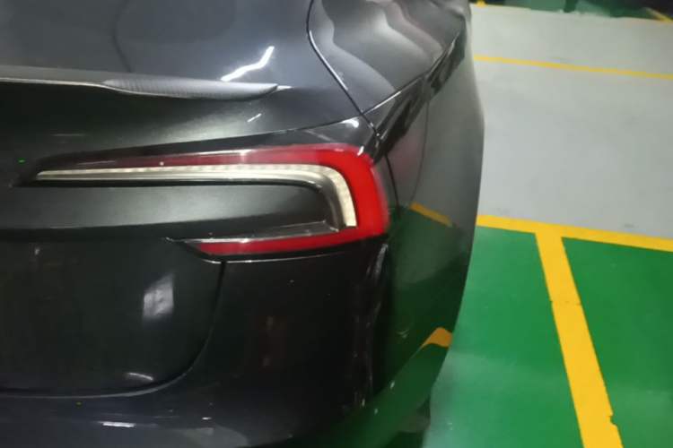 Used Tesla Model 3 2023 Rear-Wheel-Drive Version Right Rear Taillight