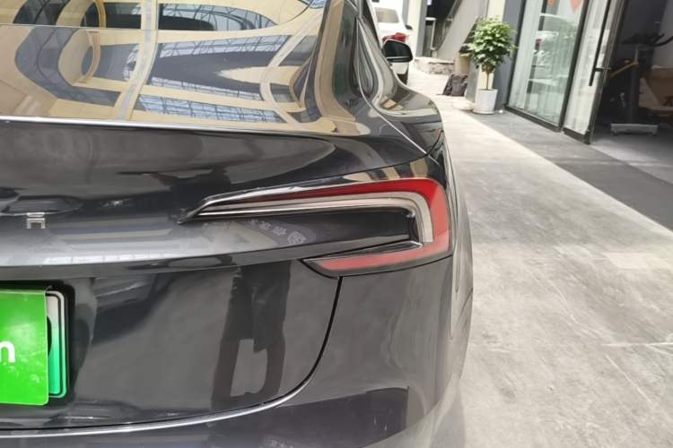 Used Tesla Model 3 2023 Long-Range All-Wheel-Drive Version Right Rear Taillight