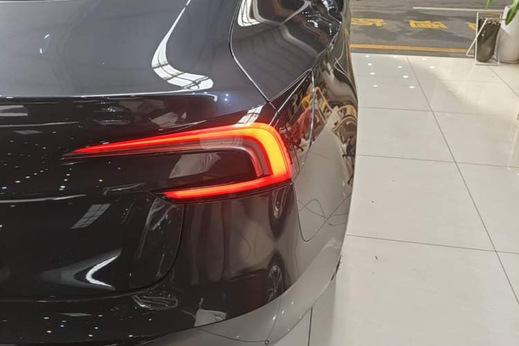 Used Tesla Model 3 2023 Rear-Wheel-Drive Version Right Rear Taillight