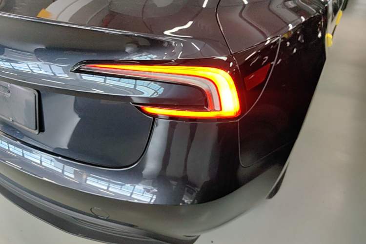 Used Tesla Model 3 2023 Rear-Wheel-Drive Version Right Rear Taillight