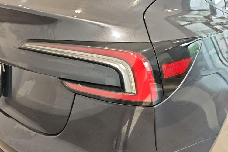 Used Tesla Model 3 2023 Rear-Wheel-Drive Version Right Rear Taillight