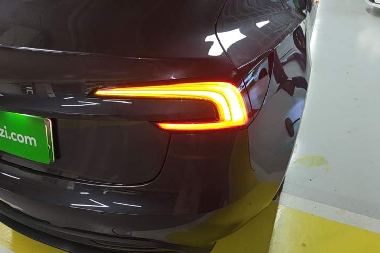 Used Tesla Model 3 2023 Rear-Wheel-Drive Version Right Rear Taillight