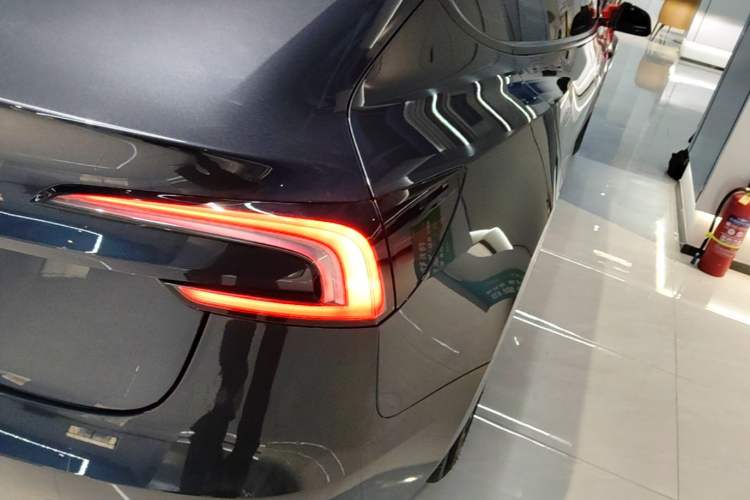 Used Tesla Model 3 2023 Rear-Wheel-Drive Version Right Rear Taillight