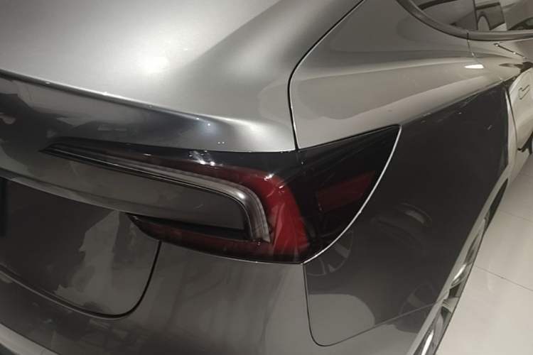 Used Tesla Model 3 2023 Rear-Wheel-Drive Version Right Rear Taillight