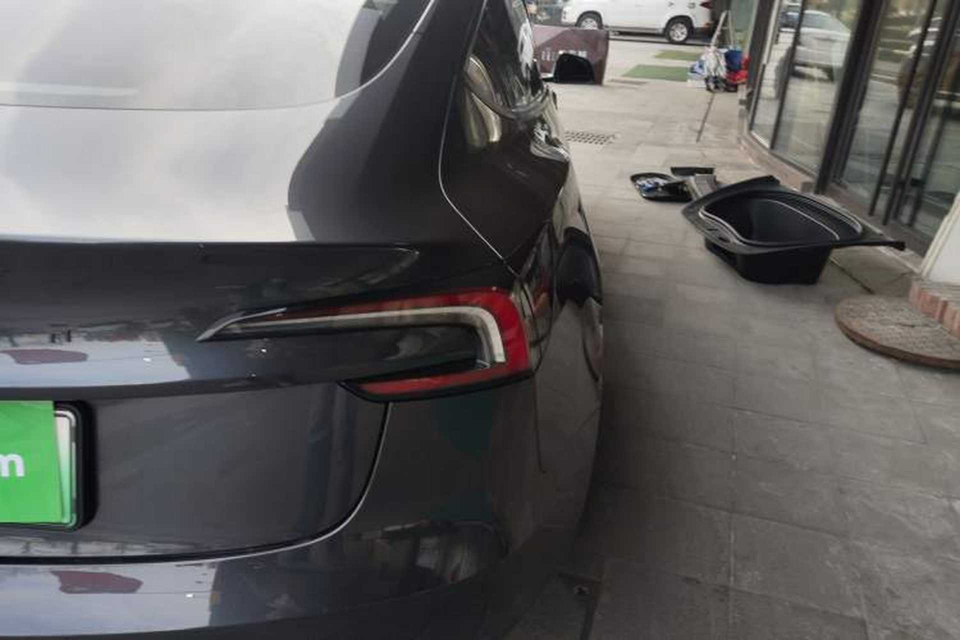 Used Tesla Model 3 2023 Long-Range All-Wheel-Drive Version Right Rear Taillight