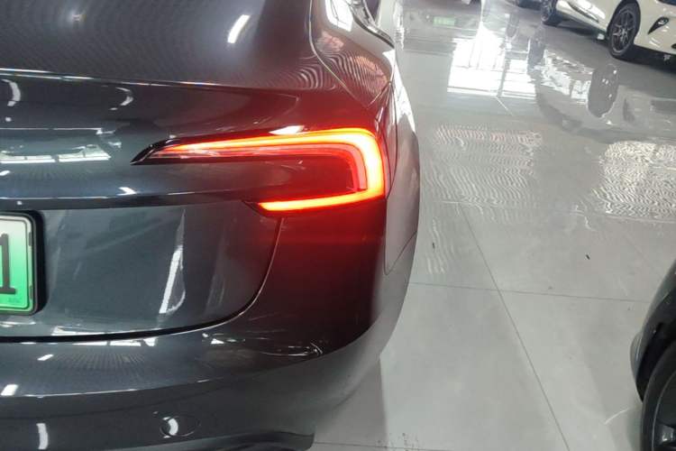 Used Tesla Model 3 2023 Rear-Wheel-Drive Version Right Rear Taillight