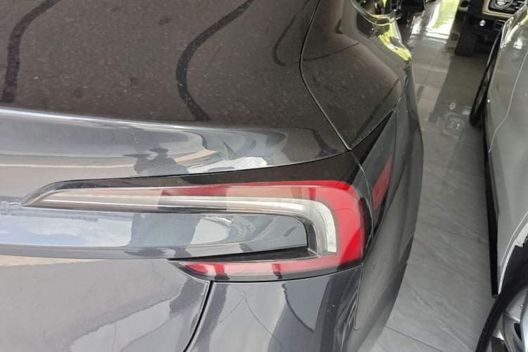 Used Tesla Model 3 2023 Rear-Wheel-Drive Version Right Rear Taillight