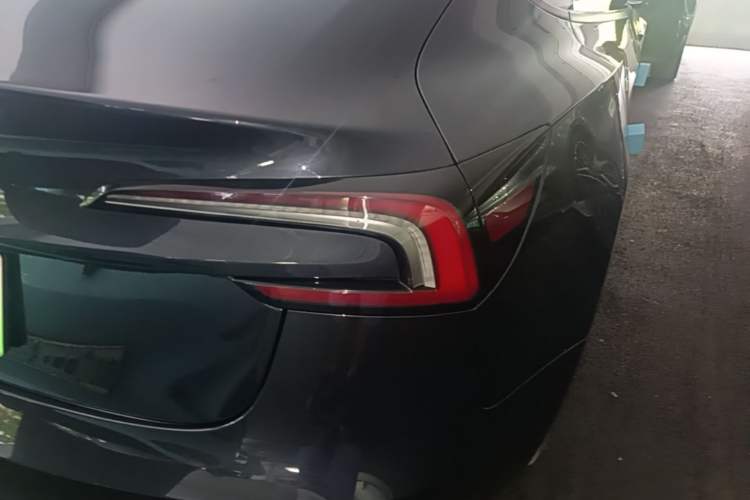 Used Tesla Model 3 2023 Long-Range All-Wheel-Drive Version Right Rear Taillight