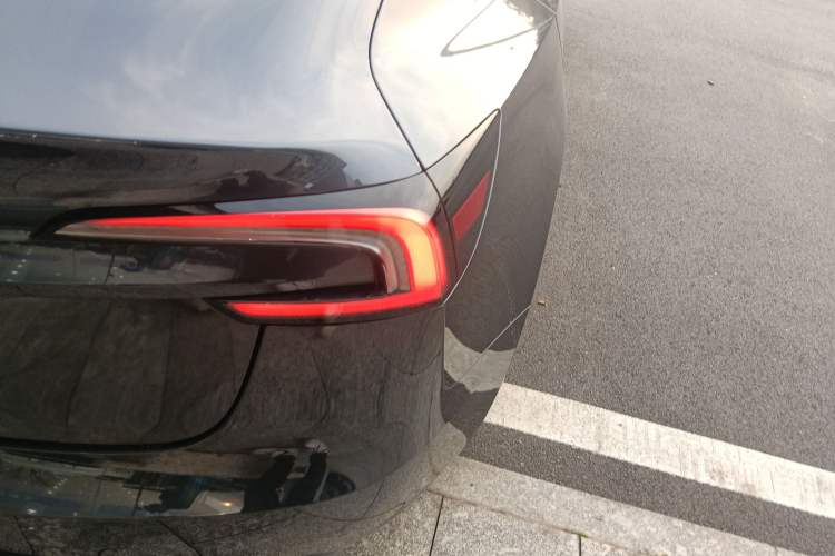 Used Tesla Model 3 2023 Rear-Wheel-Drive Version Right Rear Taillight