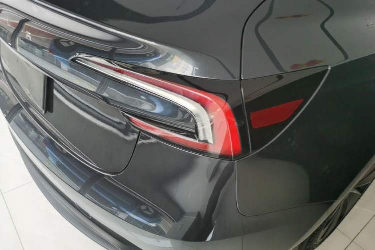 Used Tesla Model 3 2023 Rear-Wheel-Drive Version Right Rear Taillight