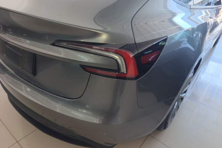 Used Tesla Model 3 2023 Rear-Wheel-Drive Version Right Rear Taillight