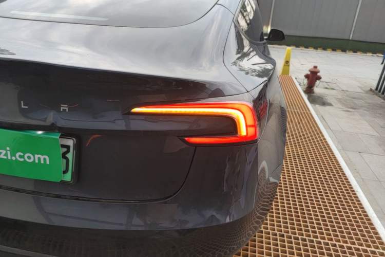 Used Tesla Model 3 2023 Rear-Wheel-Drive Version Right Rear Taillight