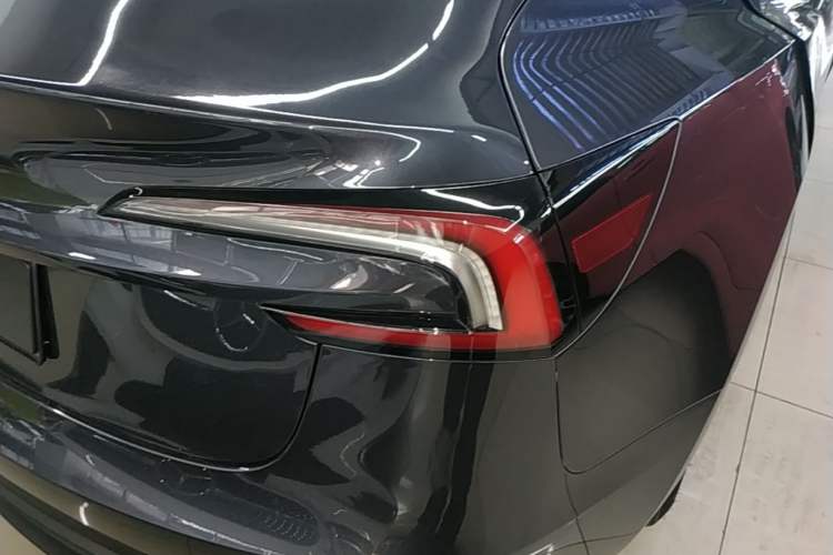 Used Tesla Model 3 2023 Rear-Wheel-Drive Version Right Rear Taillight