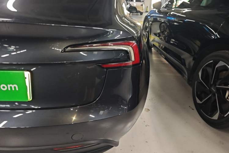 Used Tesla Model 3 2023 Rear-Wheel-Drive Version Right Rear Taillight