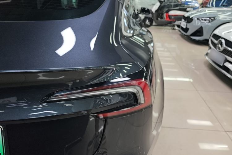 Used Tesla Model 3 2023 Long-Range All-Wheel-Drive Version Right Rear Taillight