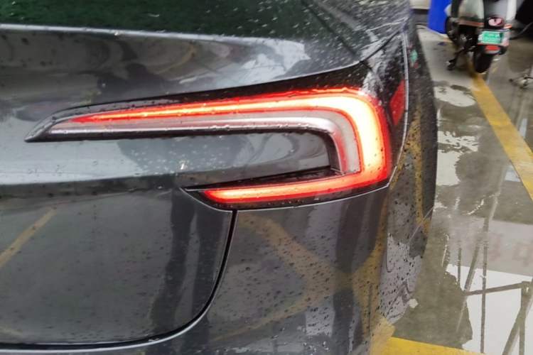 Used Tesla Model 3 2023 Rear-Wheel-Drive Version Right Rear Taillight
