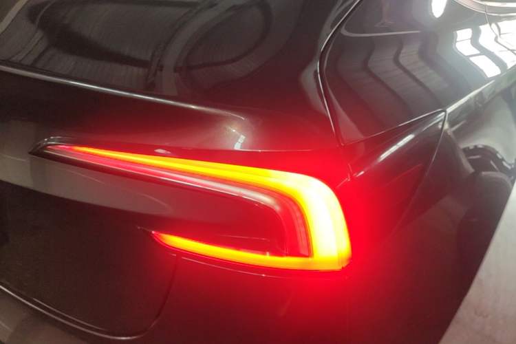 Used Tesla Model 3 2023 Rear-Wheel-Drive Version Right Rear Taillight