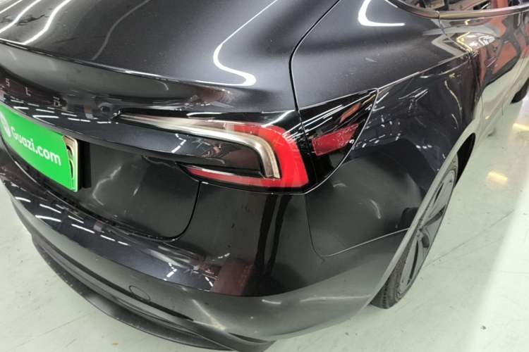 Used Tesla Model 3 2023 Long-Range All-Wheel-Drive Version Right Rear Taillight