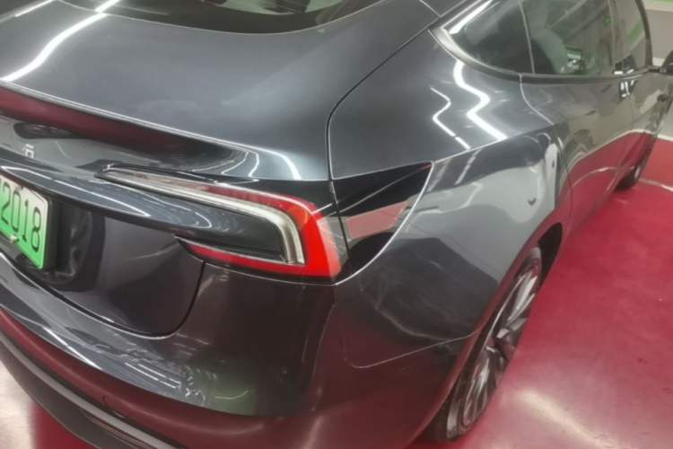 Used Tesla Model 3 2023 Long-Range All-Wheel-Drive Version Right Rear Taillight