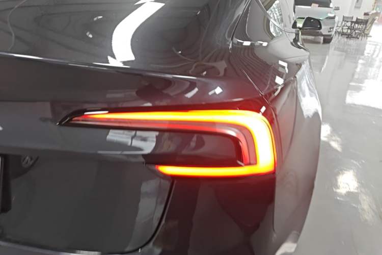 Used Tesla Model 3 2023 Rear-Wheel-Drive Version Right Rear Taillight