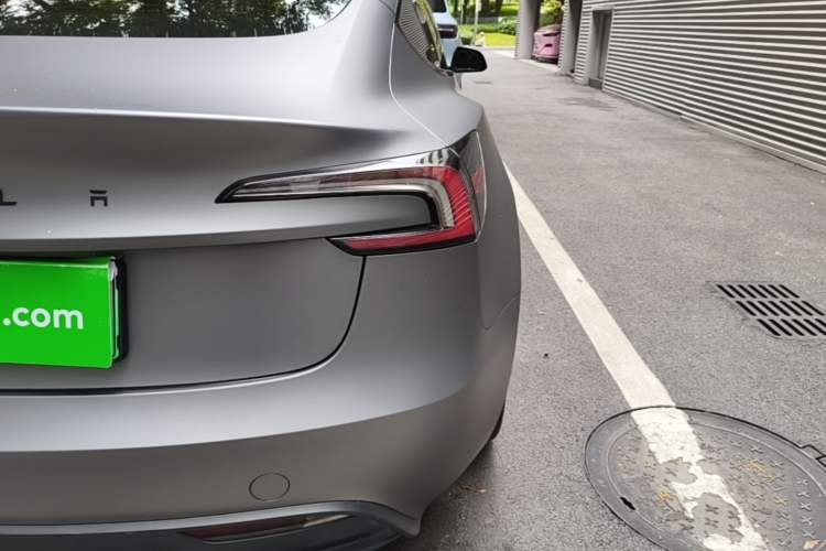 Used Tesla Model 3 2023 Long-Range All-Wheel-Drive Version Right Rear Taillight