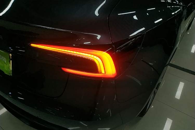 Used Tesla Model 3 2023 Rear-Wheel-Drive Version Right Rear Taillight