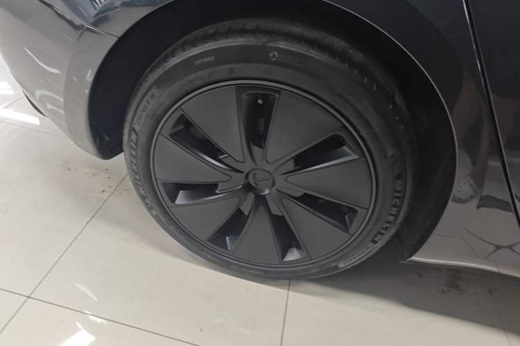 Used Tesla Model 3 2023 Rear-Wheel-Drive Version Right Rear Wheel Hub