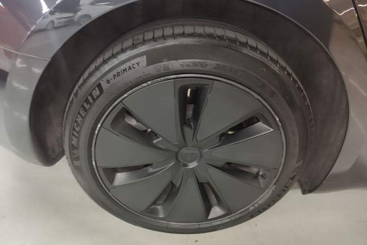 Used Tesla Model 3 2023 Long-Range All-Wheel-Drive Version Right Rear Wheel Hub