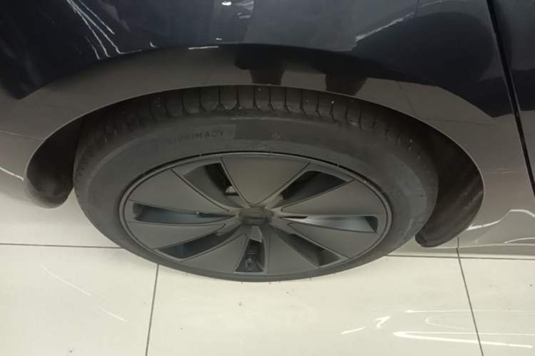 Used Tesla Model 3 2023 Rear-Wheel-Drive Version Right Rear Wheel Hub