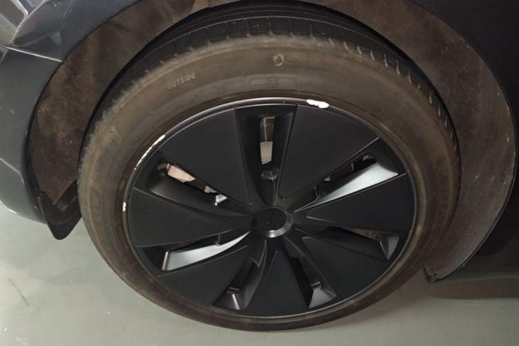 Used Tesla Model 3 2023 Rear-Wheel-Drive Version Right Rear Wheel Hub