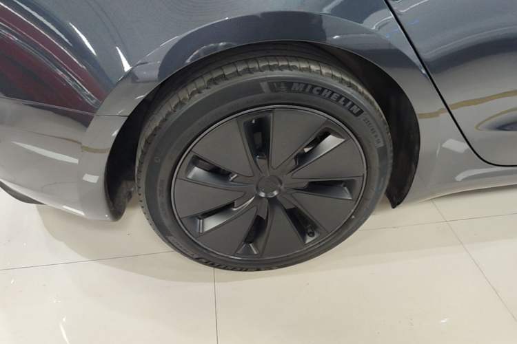 Used Tesla Model 3 2023 Rear-Wheel-Drive Version Right Rear Wheel Hub
