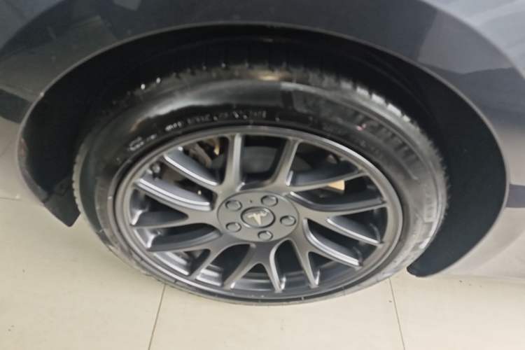 Used Tesla Model 3 2023 Rear-Wheel-Drive Version Right Rear Wheel Hub