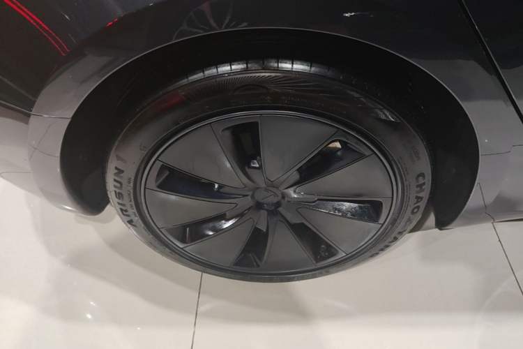 Used Tesla Model 3 2023 Rear-Wheel-Drive Version Right Rear Wheel Hub